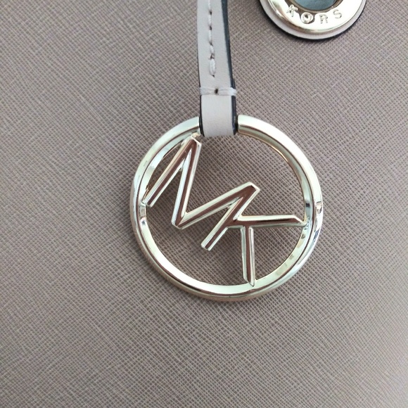 NWT MICHAEL KORS LEATHER JET SET ITEM MEDIUM TOTE - Picture 12 of 13